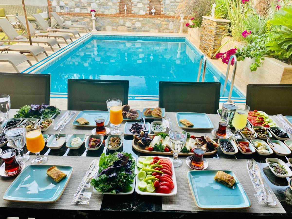 סלצ'וק Livia Garden Hotel מראה חיצוני תמונה