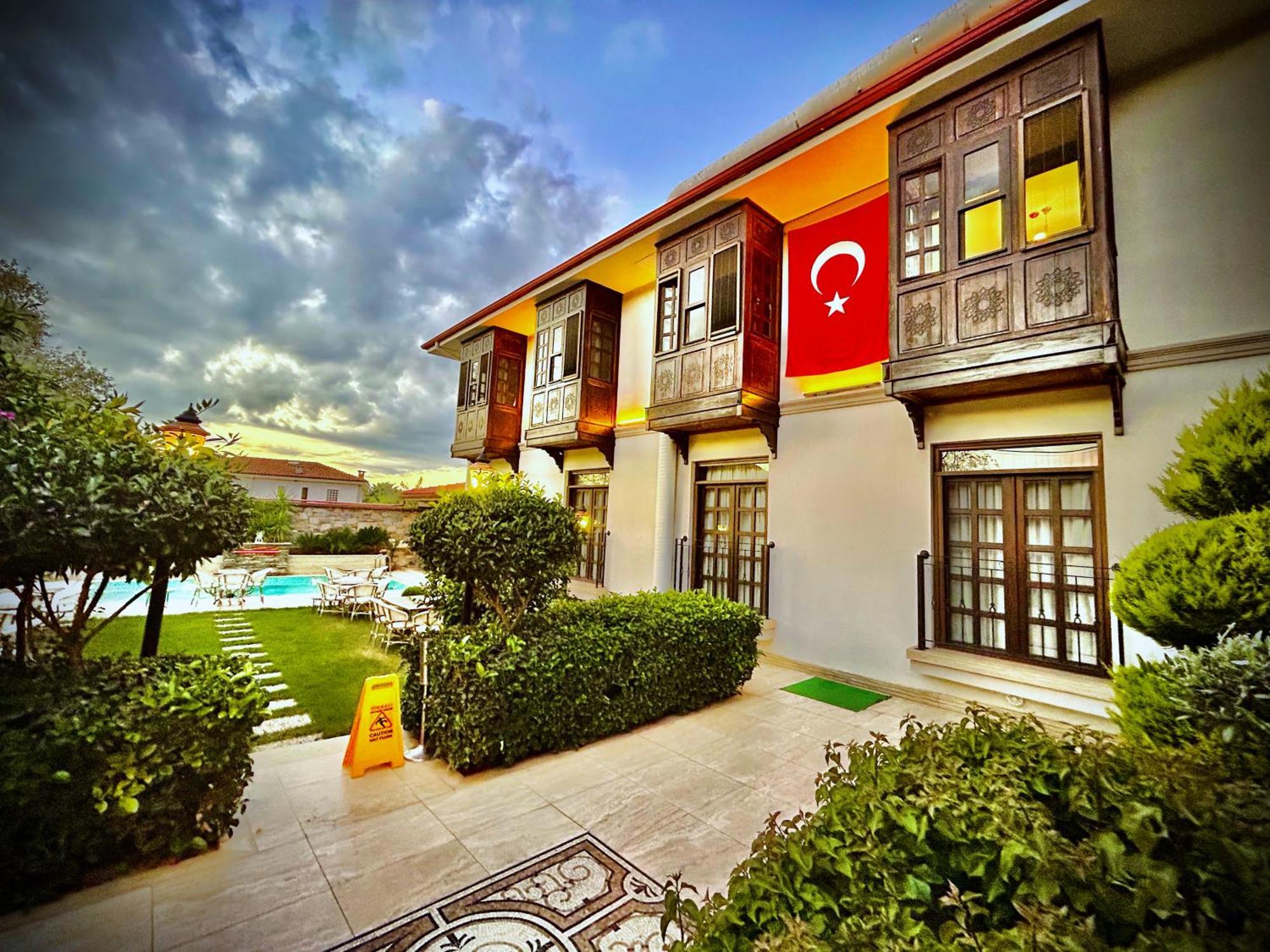 סלצ'וק Livia Garden Hotel מראה חיצוני תמונה